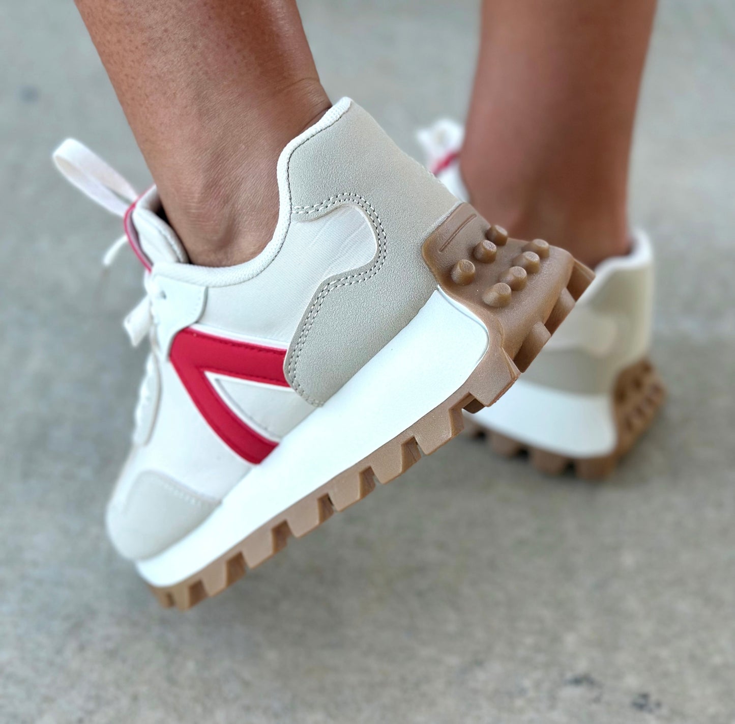 Red/Beige Sneaker