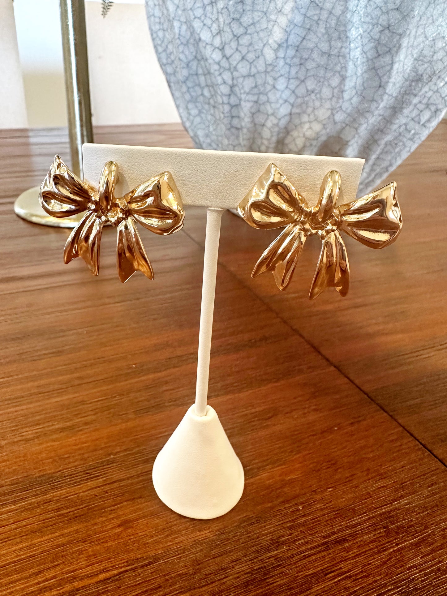 Gold Bow Stud