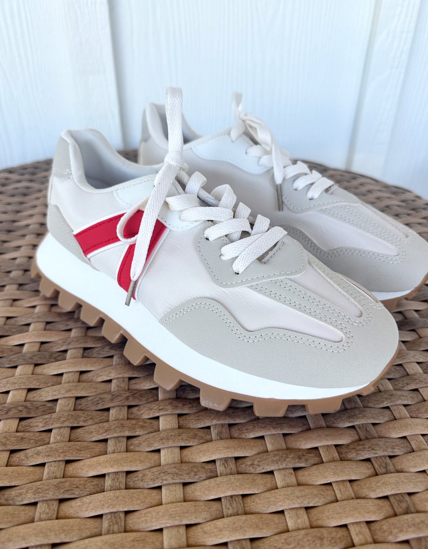 Red/Beige Sneaker