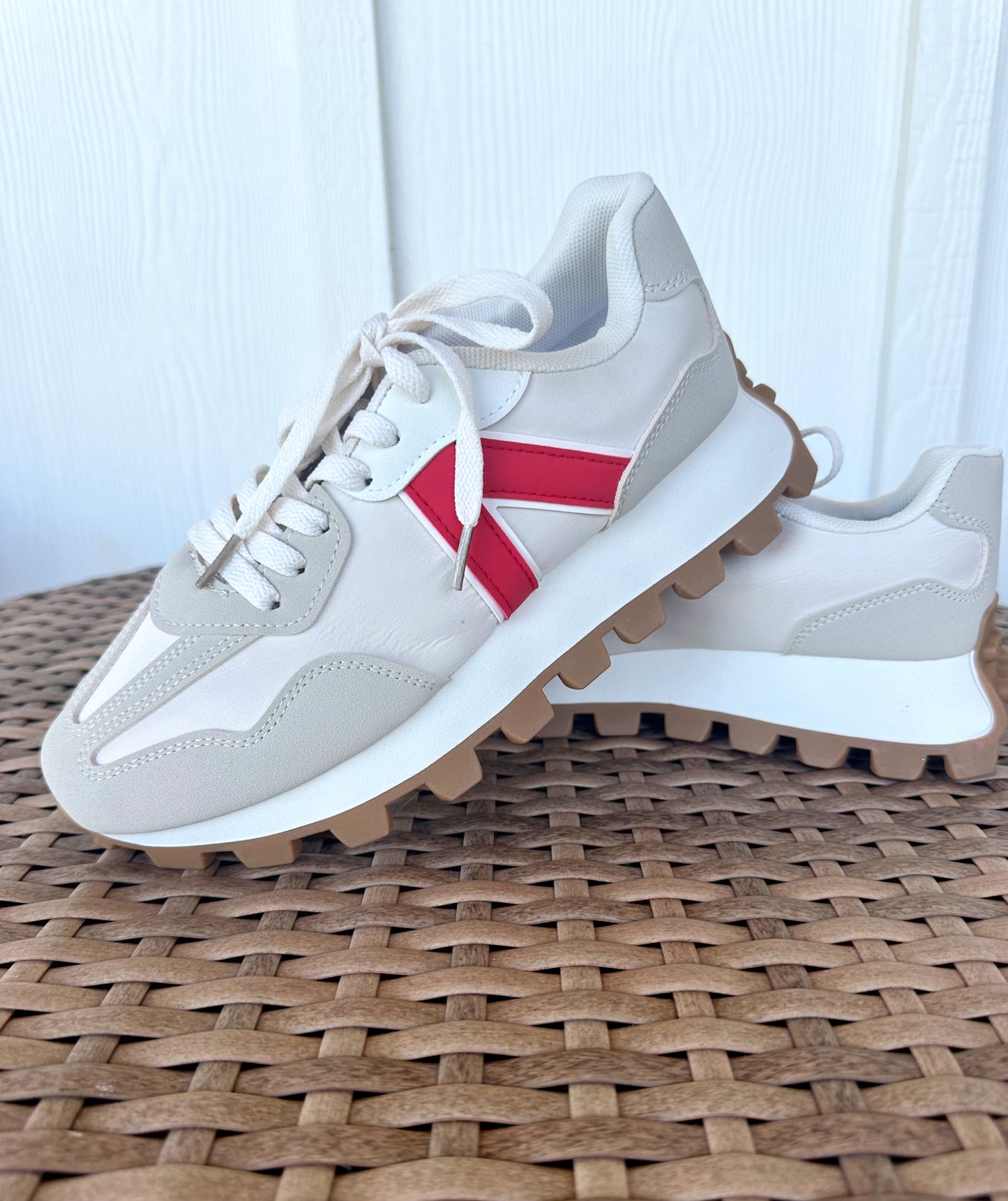 Red/Beige Sneaker